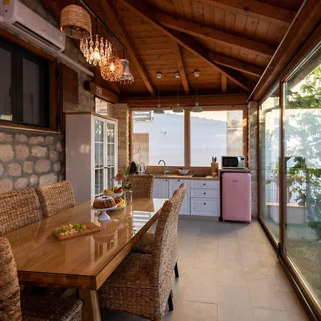 Vakantiehuis Family Friendly House With A Swimming Pool Solaris - - 24400 *