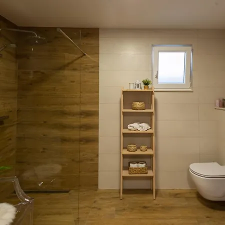 度假居 Family Friendly House With A Swimming Pool Solaris, - 24400