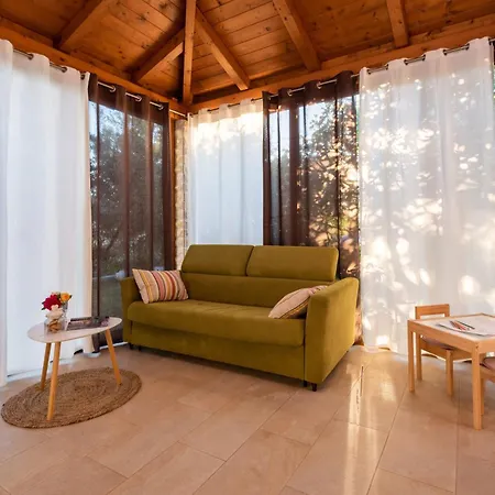 度假居 Family Friendly House With A Swimming Pool Solaris, - 24400 *