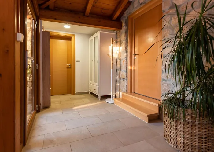 Vakantiehuis Family Friendly House With A Swimming Pool Solaris, - 24400 Šibenik