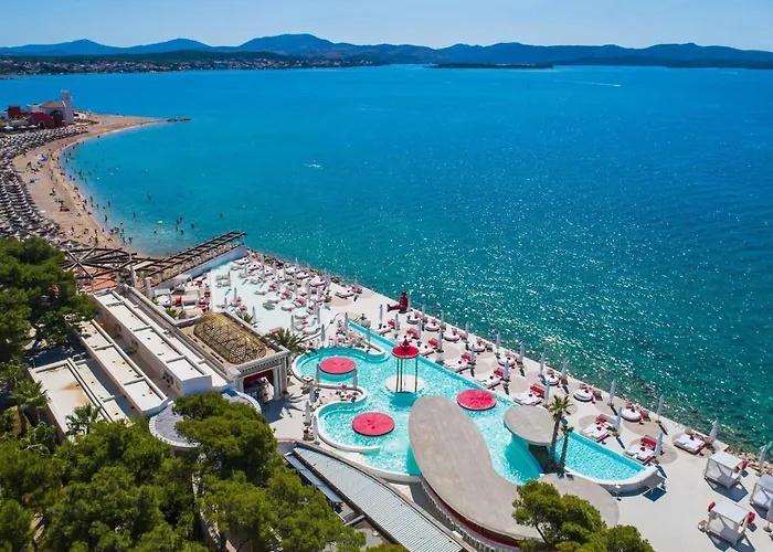 Family Friendly House With A Swimming Pool Solaris, - 24400 Сasa de vacaciones *