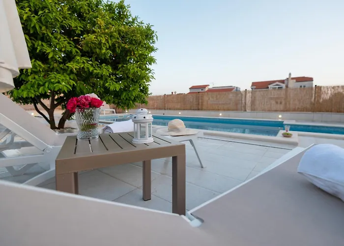 Family Friendly House With A Swimming Pool Solaris, - 24400 Vakantiehuis Šibenik