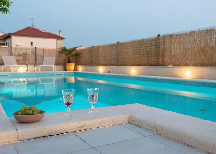 Сasa de vacaciones Family Friendly House With A Swimming Pool Solaris, - 24400 Šibenik