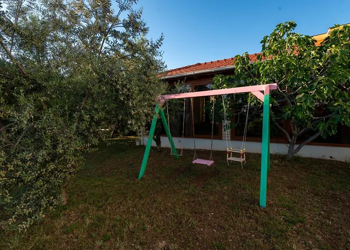 Family Friendly House With A Swimming Pool Solaris, - 24400 *